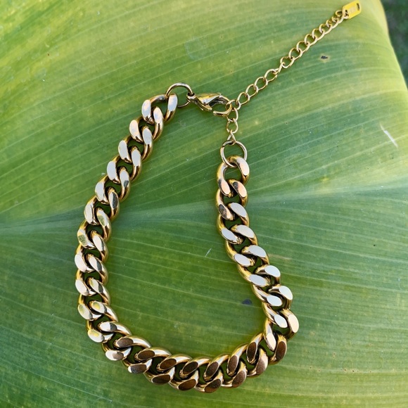 *SOLD*Cuban link chain Bracelet (Large) - Picture 2 of 3